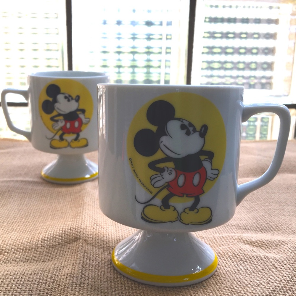 Set of 2! Vintage Mickey Mouse/ Disneyland Mugs!